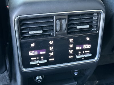 2022 Porsche Cayenne Platinum Edition