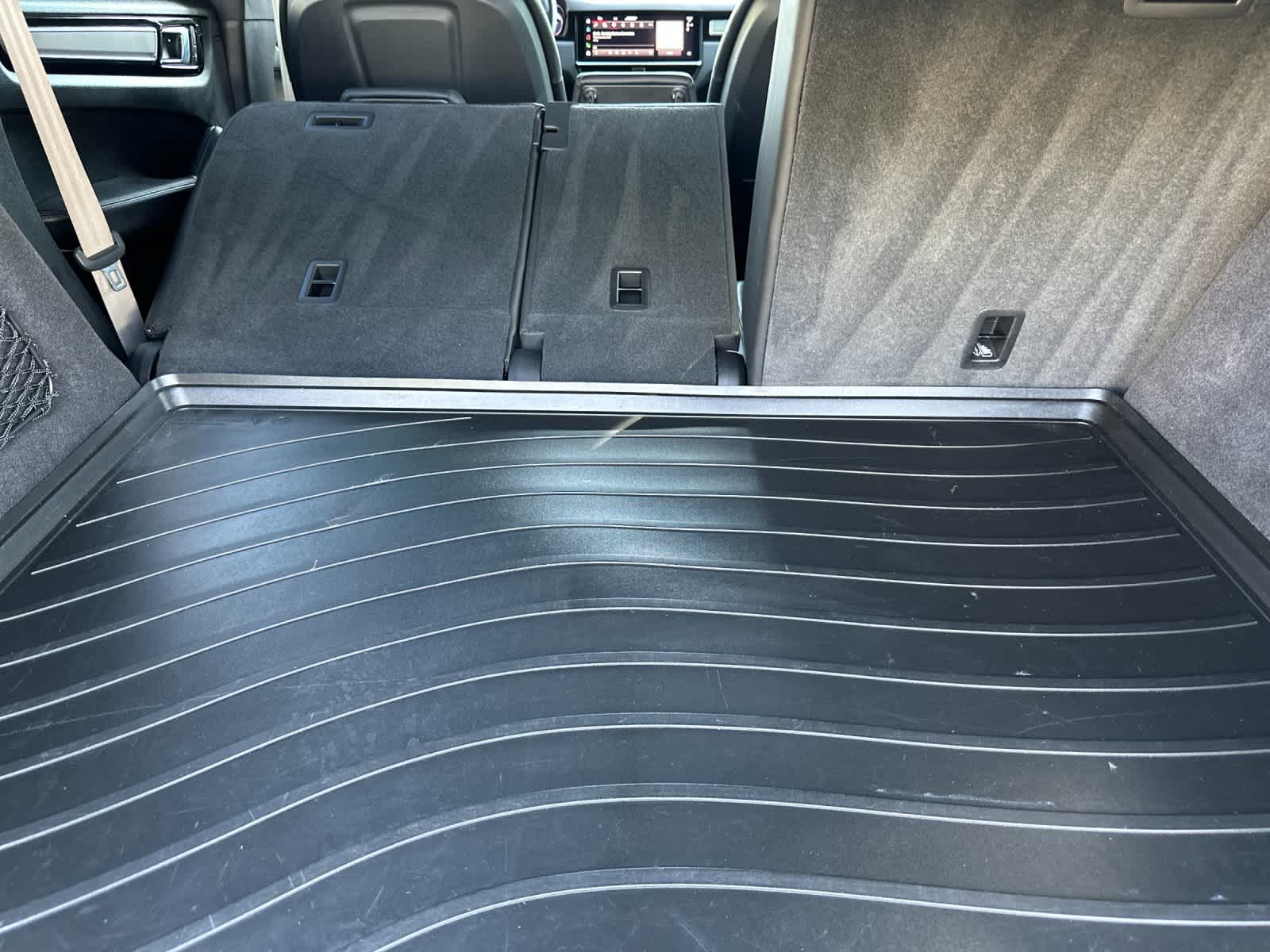 2022 Porsche Cayenne Platinum Edition