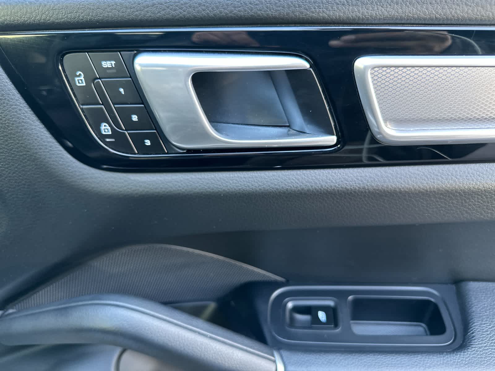 2022 Porsche Cayenne Platinum Edition