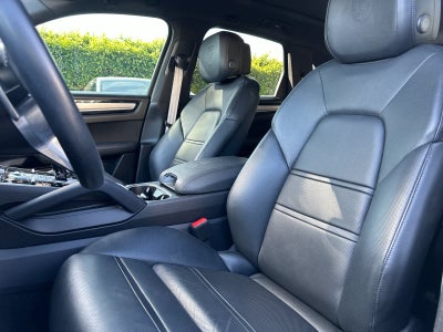 2022 Porsche Cayenne Platinum Edition