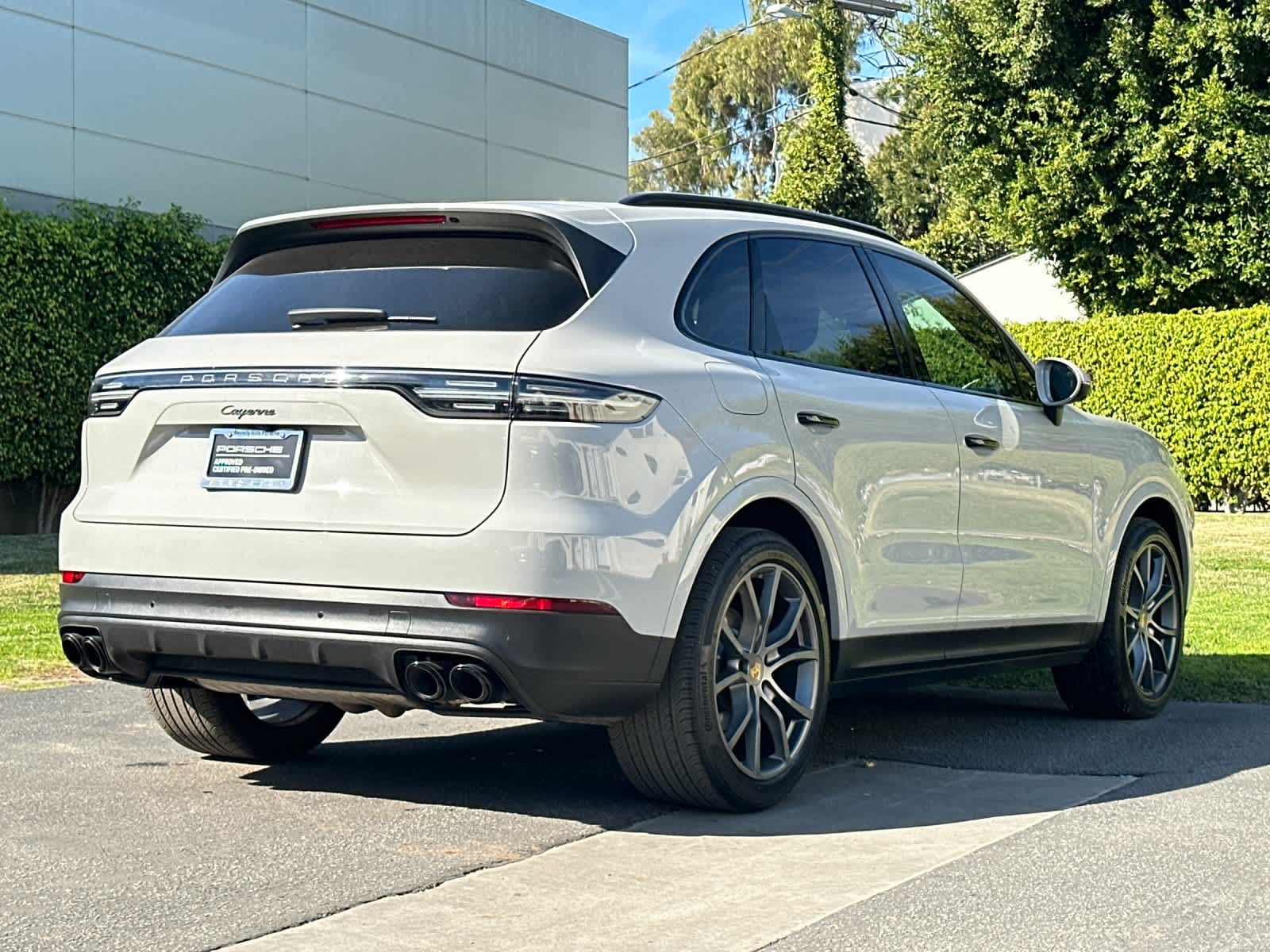 2022 Porsche Cayenne Platinum Edition