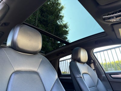 2023 Porsche Cayenne Cayenne Platinum Edition (MY23)