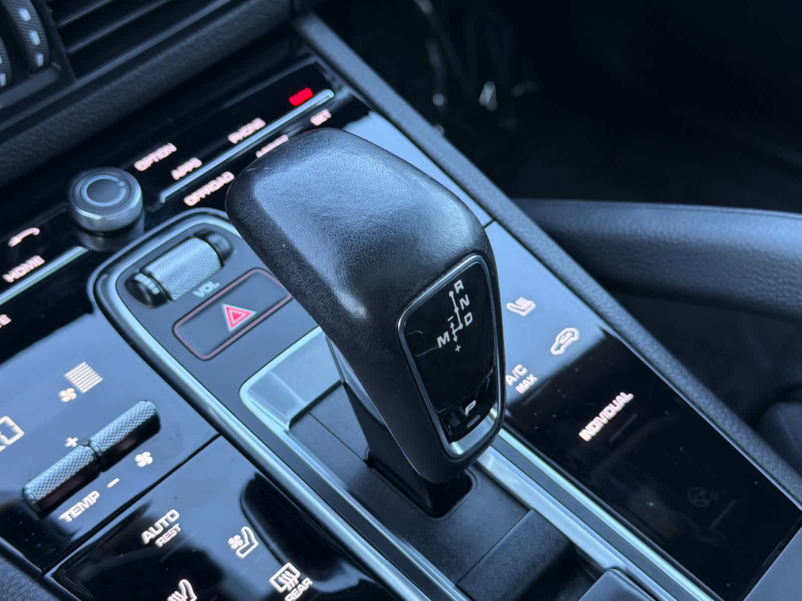 2023 Porsche Cayenne Cayenne Platinum Edition (MY23)
