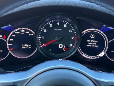2023 Porsche Cayenne Cayenne Platinum Edition (MY23)