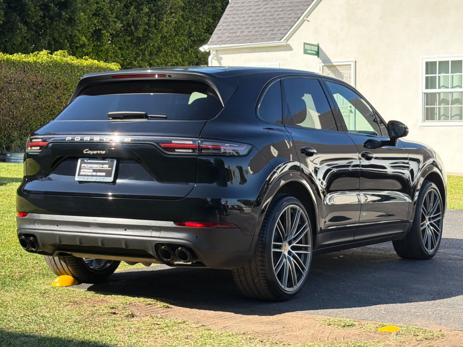2023 Porsche Cayenne Cayenne Platinum Edition (MY23)