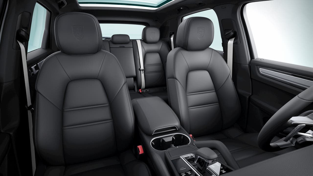 2023 Porsche Cayenne Cayenne Platinum Edition (MY23)
