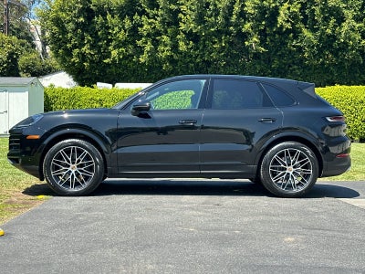 2025 Porsche Cayenne Base