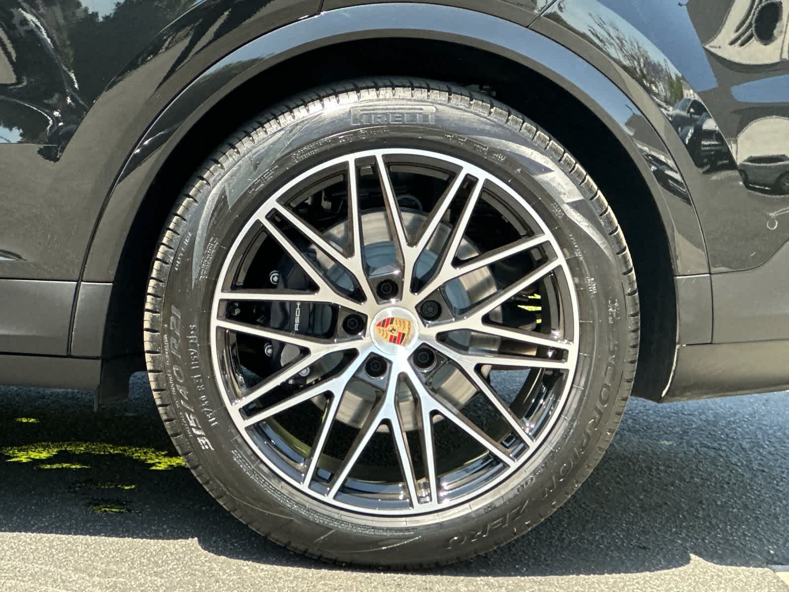 2025 Porsche Cayenne Base