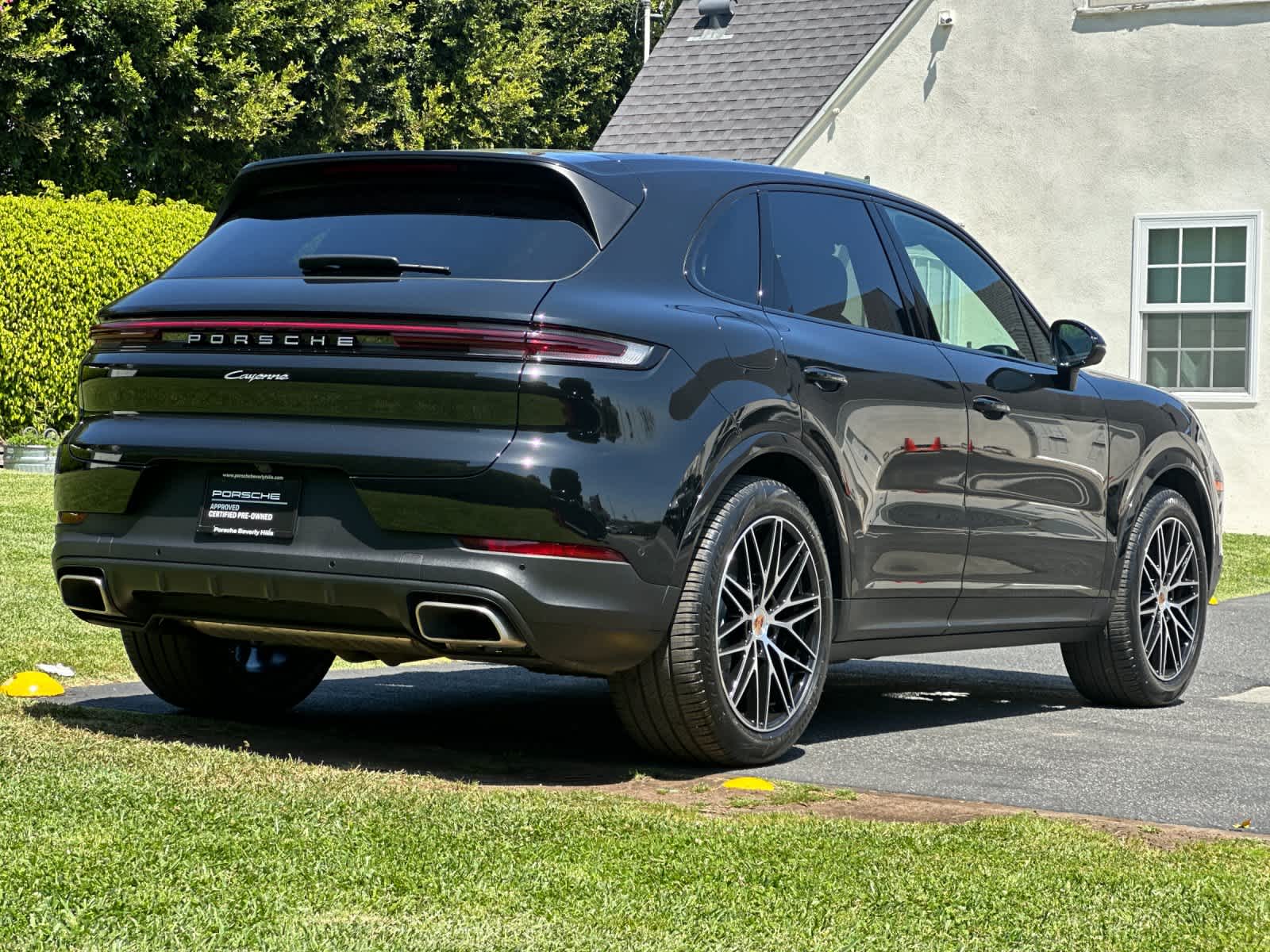 2025 Porsche Cayenne Base