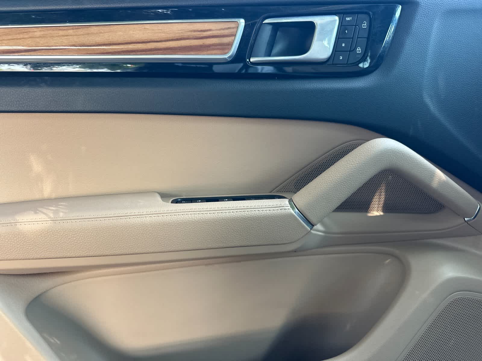2022 Porsche Cayenne Platinum Edition