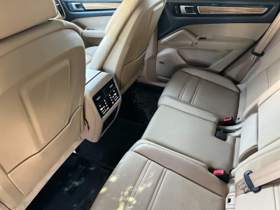 2022 Porsche Cayenne Platinum Edition