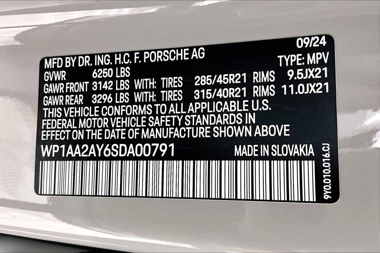 2025 Porsche Cayenne Base