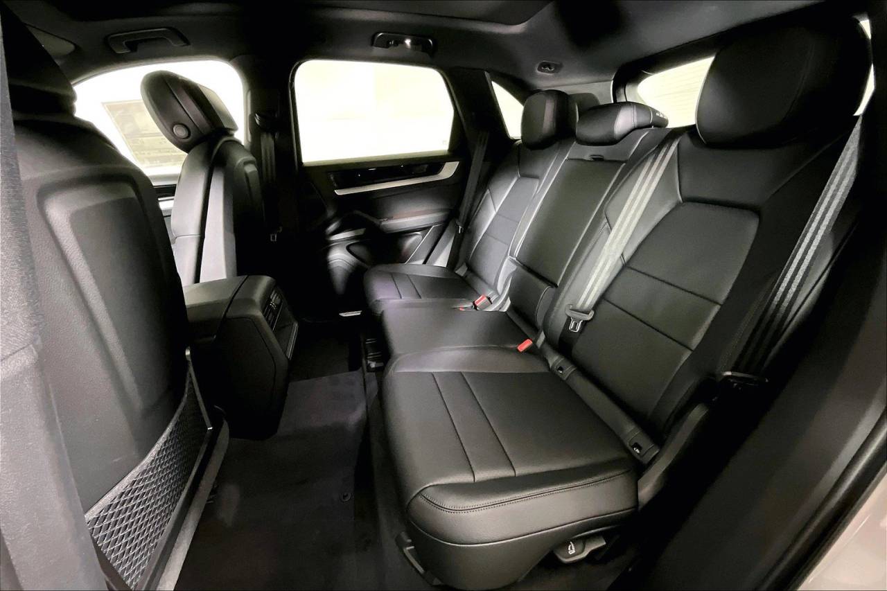 2025 Porsche Cayenne Base