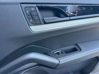 2025 Porsche Cayenne Base