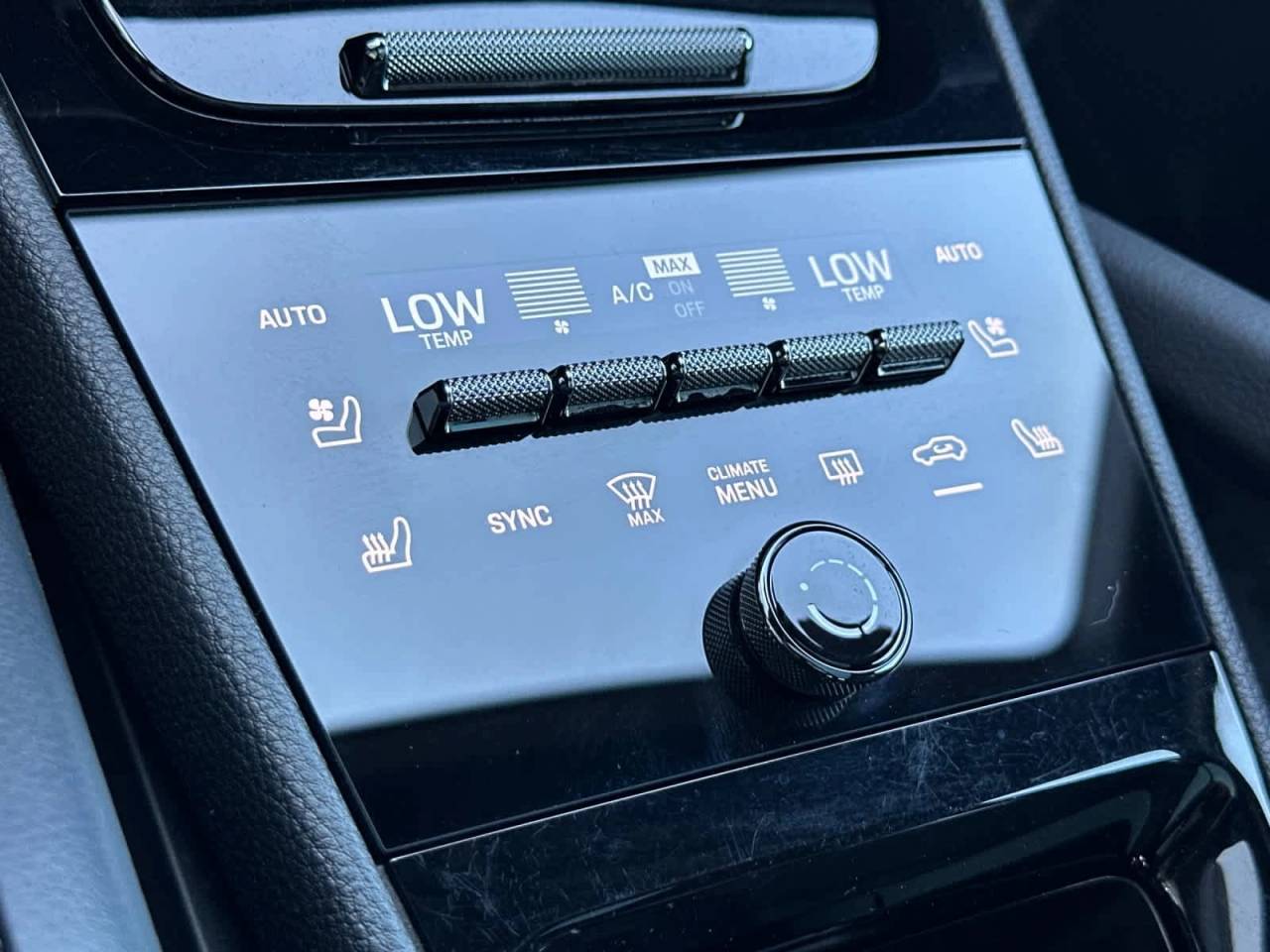 2025 Porsche Cayenne Base
