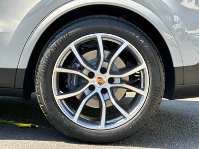 2025 Porsche Cayenne Base