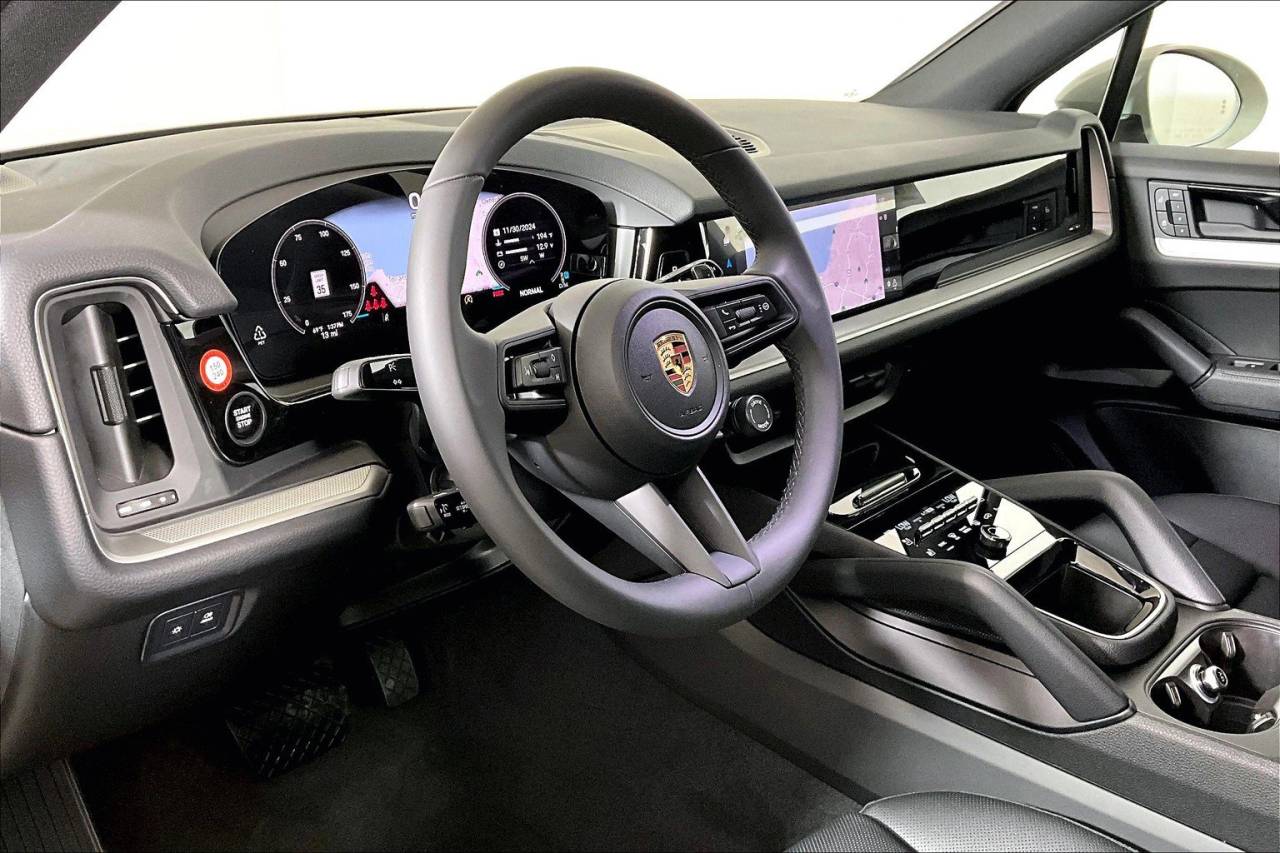 2025 Porsche Cayenne Base