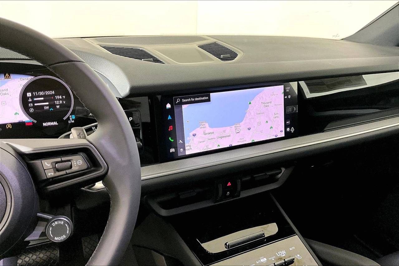 2025 Porsche Cayenne Base