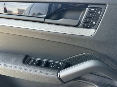 2025 Porsche Cayenne Base