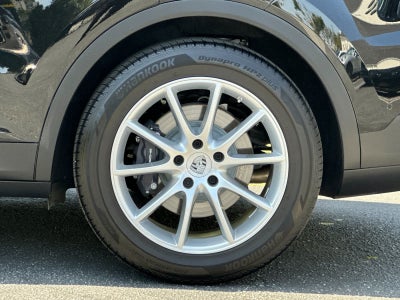 2025 Porsche Cayenne Base