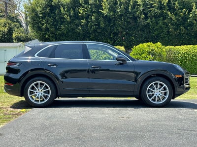 2025 Porsche Cayenne Base
