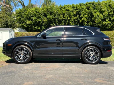 2025 Porsche Cayenne Base