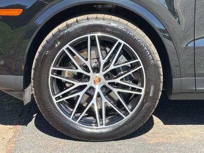 2025 Porsche Cayenne Base