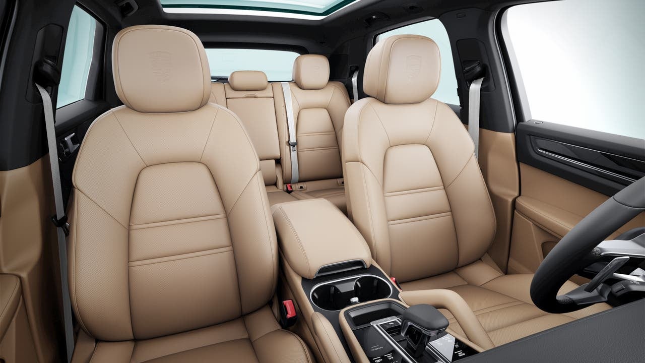 2022 Porsche Cayenne Cayenne Platinum Edition (MY22)