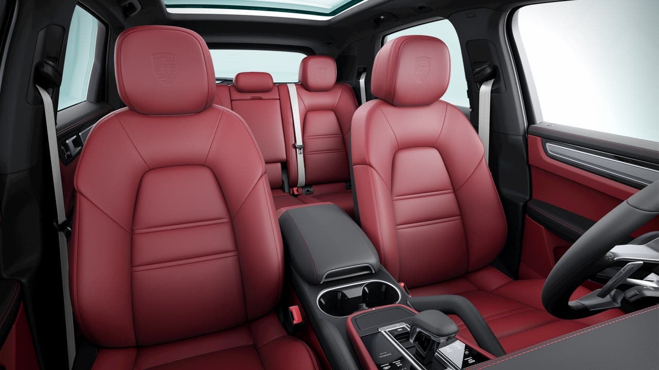 2023 Porsche Cayenne Cayenne Platinum Edition (MY23)