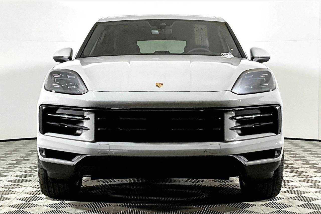 2025 Porsche Cayenne AWD