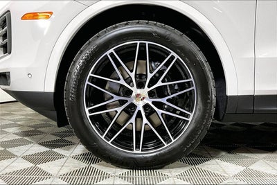 2025 Porsche Cayenne AWD
