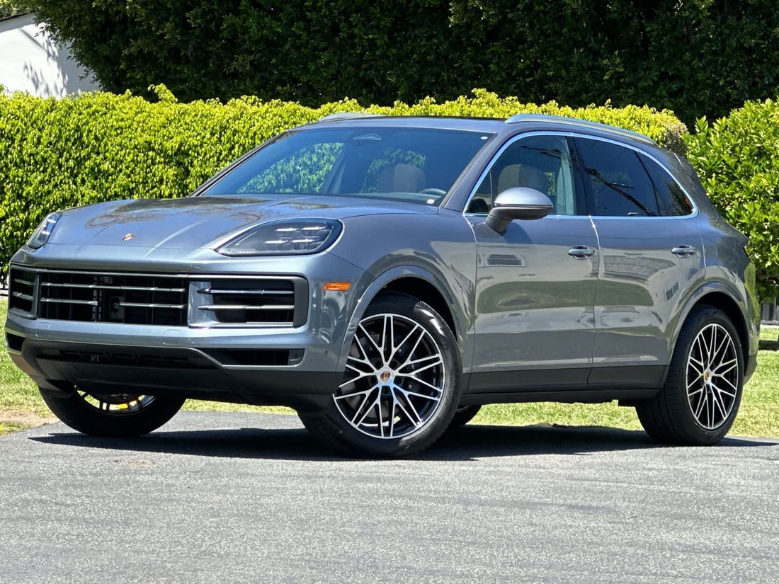 2026 Porsche Cayenne — photo 1 of 34