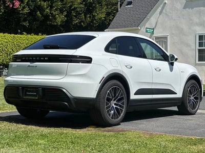 2026 Porsche Macan 4 Electric
