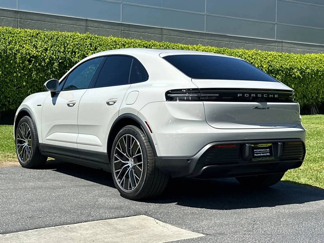 2026 Porsche Macan 4 Electric