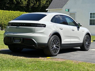 2026 Porsche Macan 4 Electric