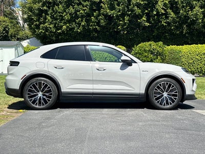 2026 Porsche Macan 4 Electric