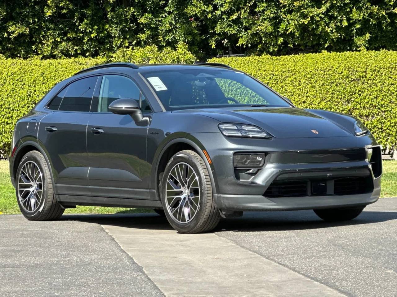 2025 Porsche Macan Electric 4