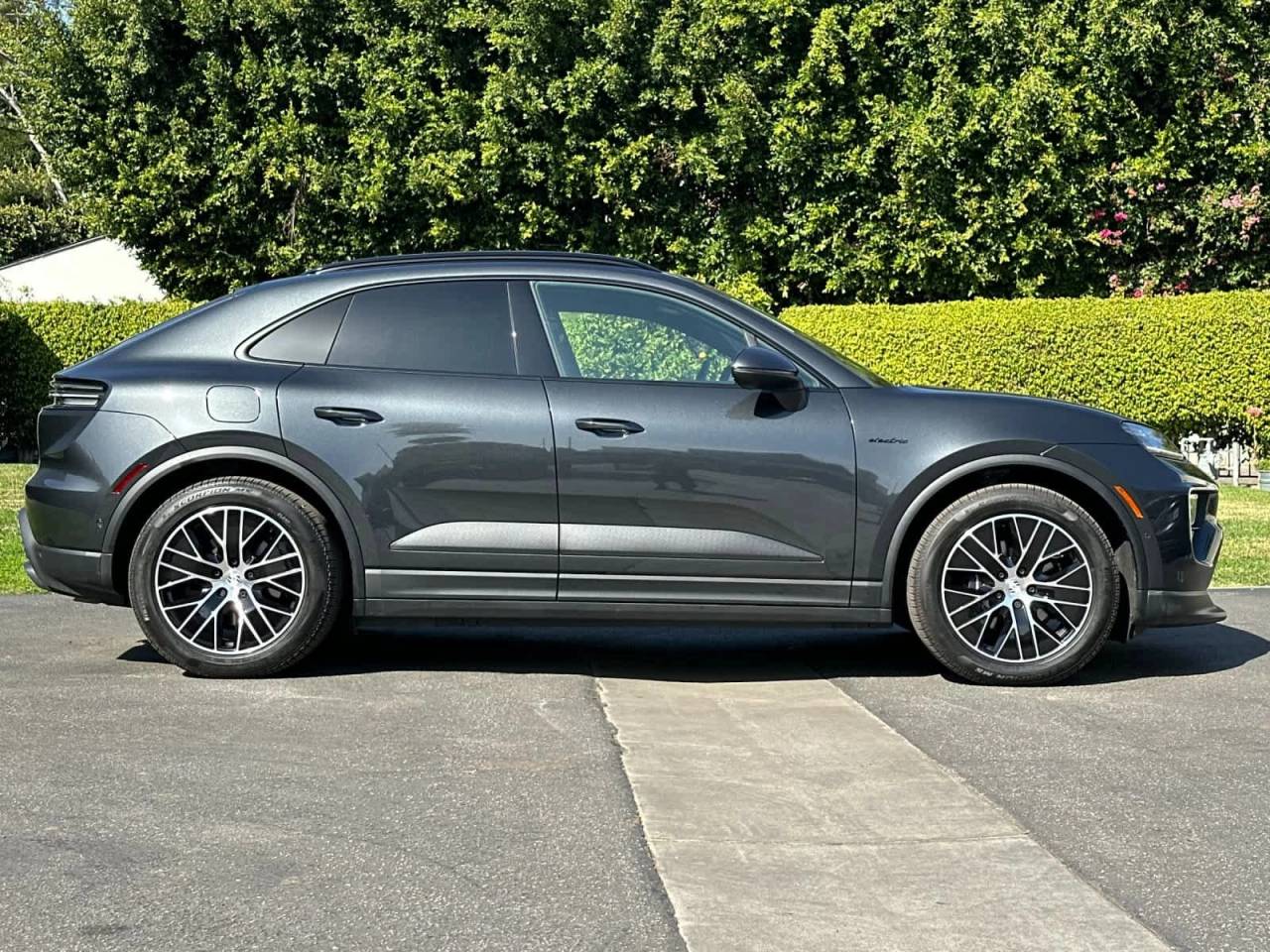 2025 Porsche Macan Electric 4