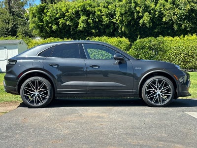 2026 Porsche Macan Macan 4 Electric