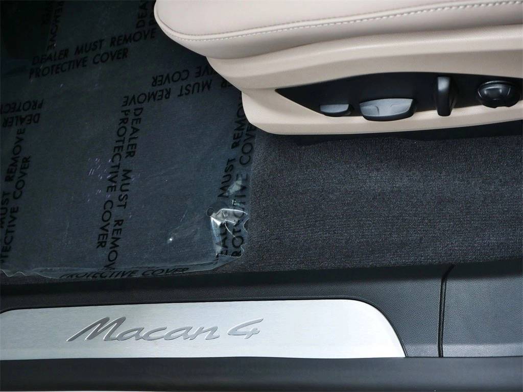 2025 Porsche Macan Electric 4