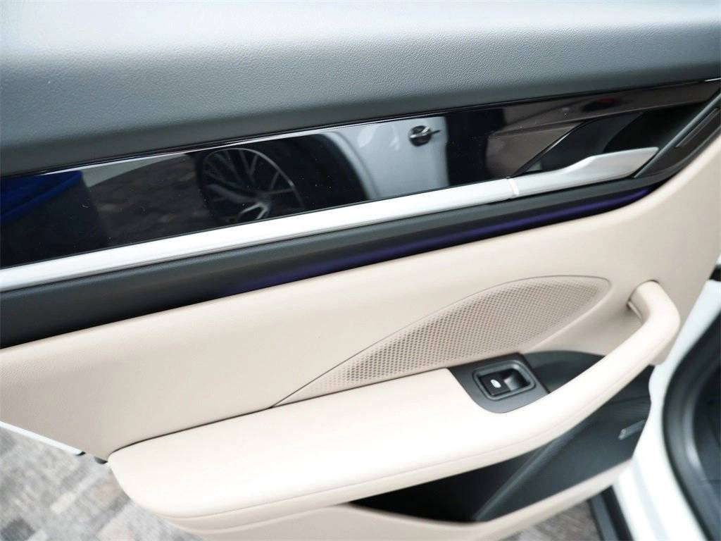 2025 Porsche Macan Electric 4