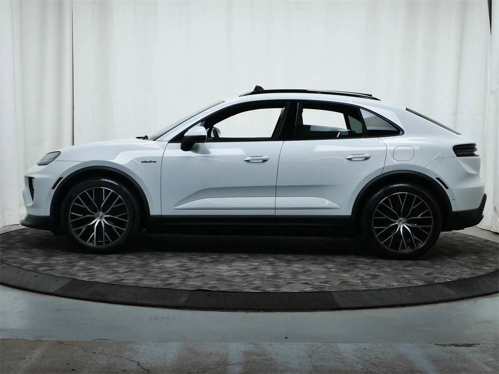 2025 Porsche Macan Electric 4