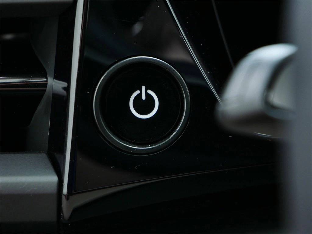 2025 Porsche Macan Electric 4