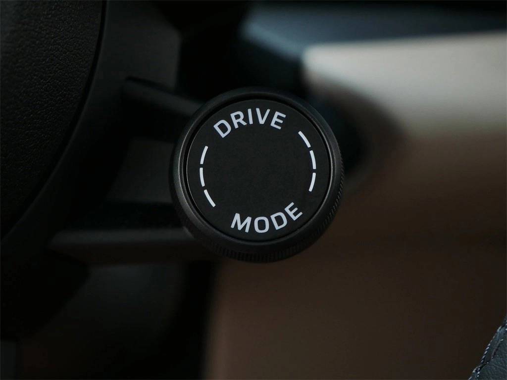 2025 Porsche Macan Electric 4