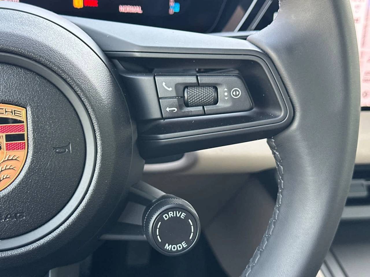 2025 Porsche Macan 4 Electric