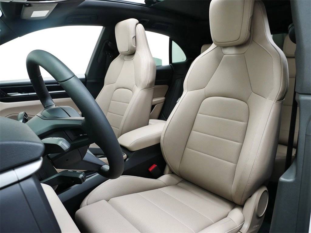 2025 Porsche Macan Electric 4