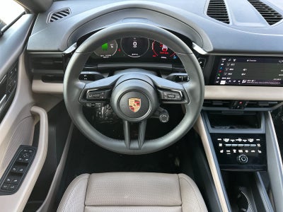 2025 Porsche Macan Macan 4S Electric