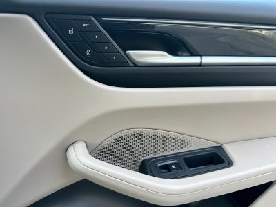 2025 Porsche Macan Macan 4S Electric