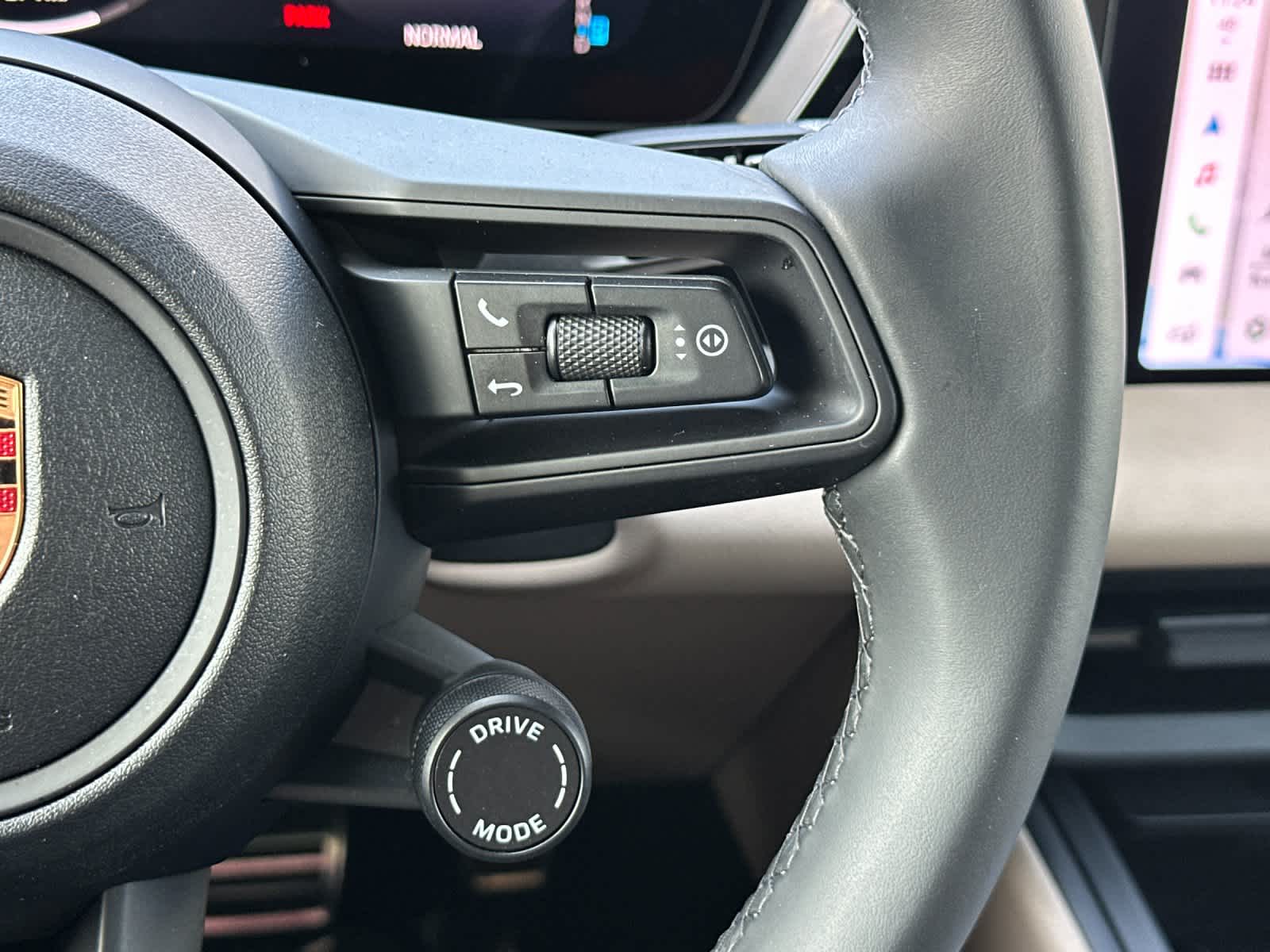 2025 Porsche Macan Macan 4S Electric
