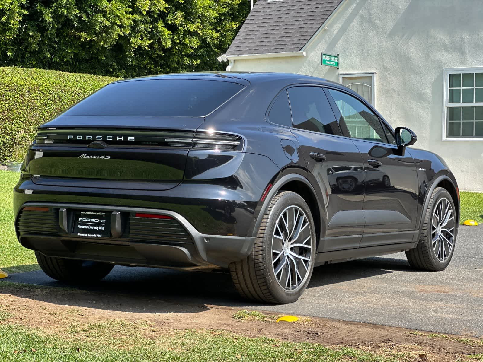2025 Porsche Macan Macan 4S Electric